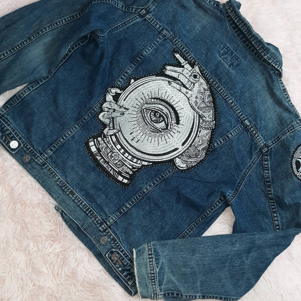 LAST 1! XXXL stunning huge crystal ball w tattooed hands IRON ON patch - Picture 5 of 12